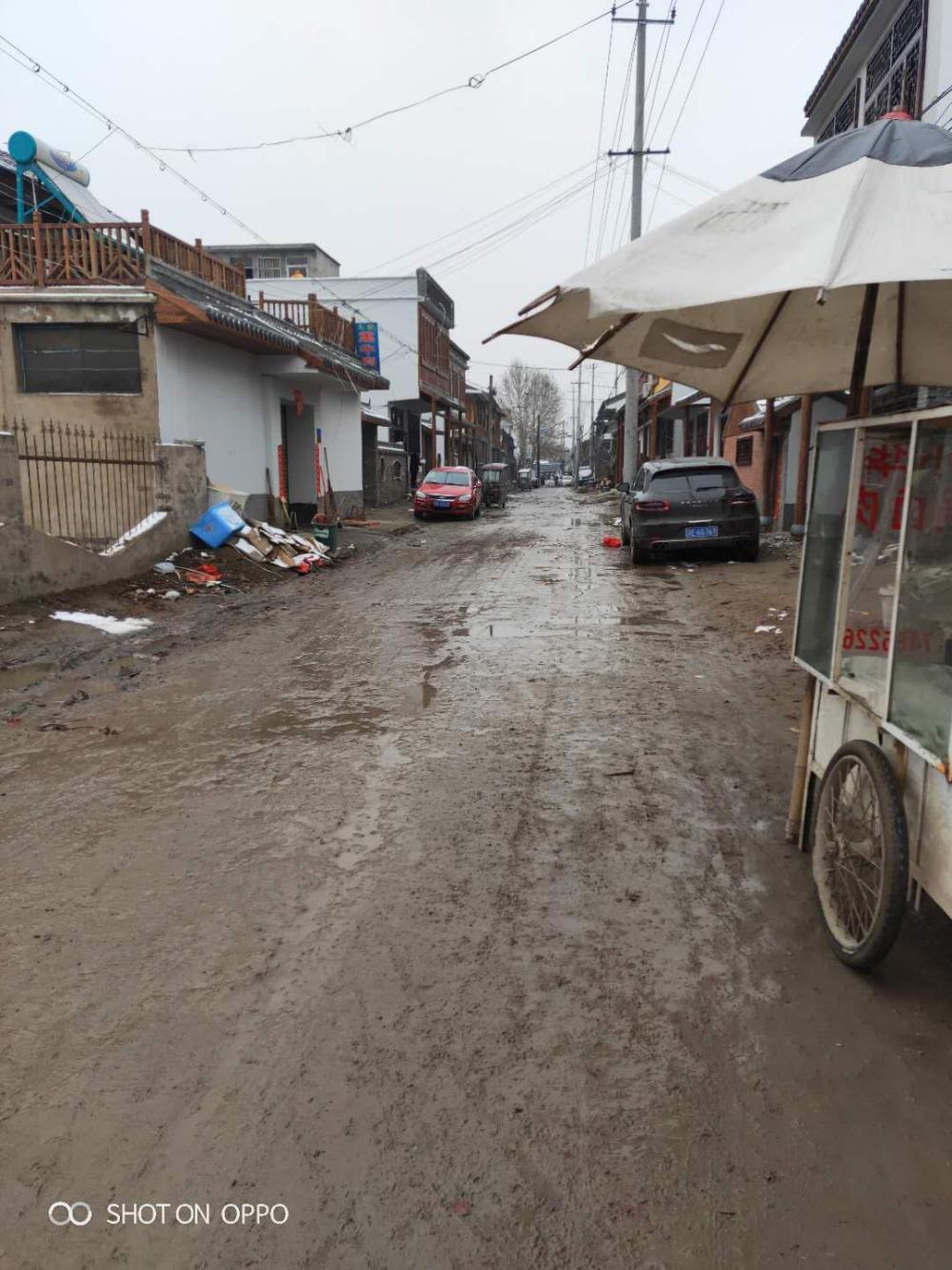 涡阳义门镇胜利路道路泥泞,路灯熄灭 - 涡阳县委书记