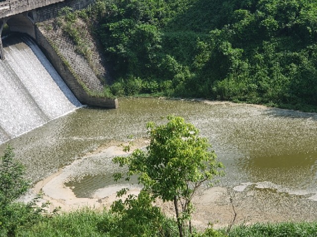 中安翡翠湖小区换物业受阻 - 北碚区委书记周旭 - 区