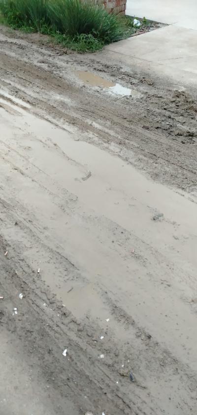 农村道路下雨天泥泞不堪,严重影响村民出行 玉田县委书记 唐山市