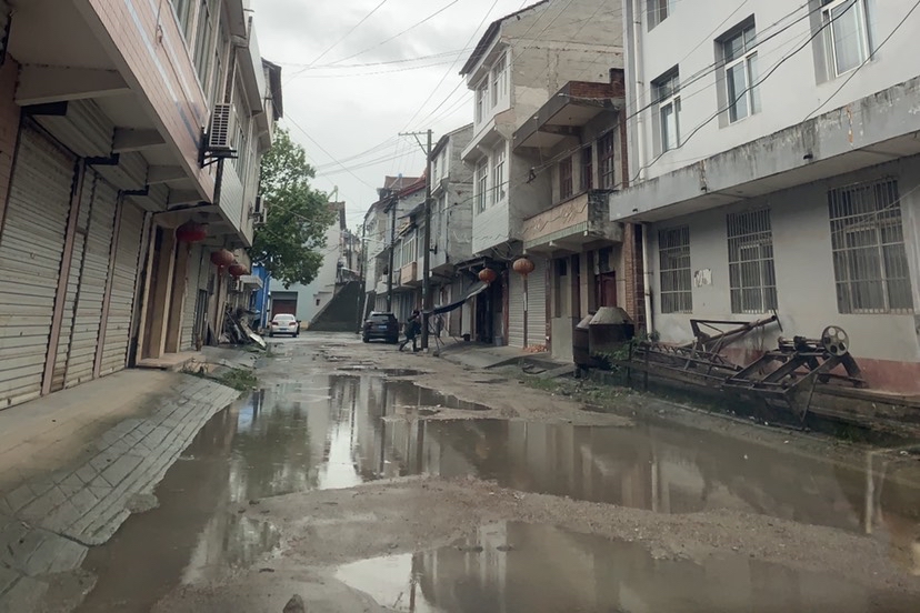 老道寺镇道路泥泞无法出行 - 勉县县委书记 - 汉中市