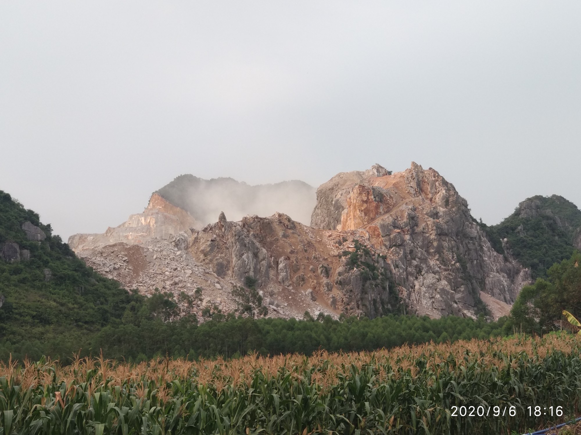 双定顺飞采石场再起噪音,严重扰民