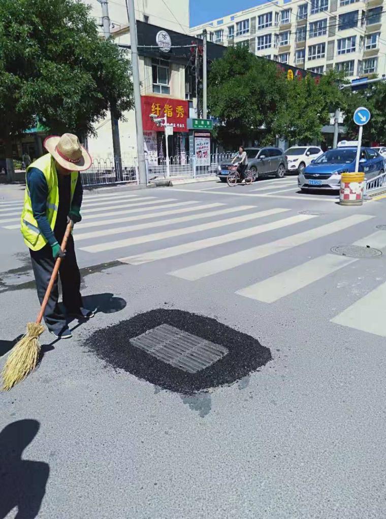 永登县华光步行街路面井盖噪声不断已办理城建投诉