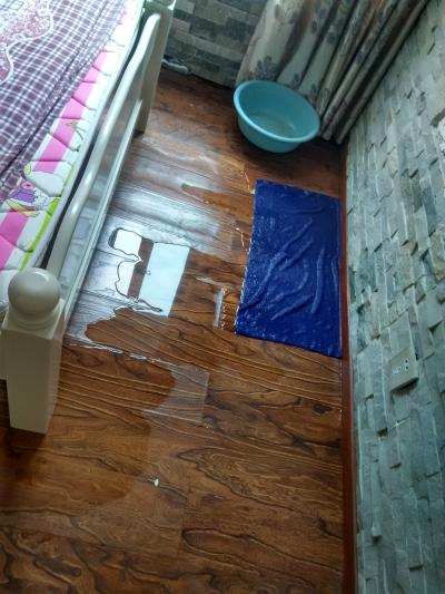 商品房因质量问题进水管漏水淹寝室