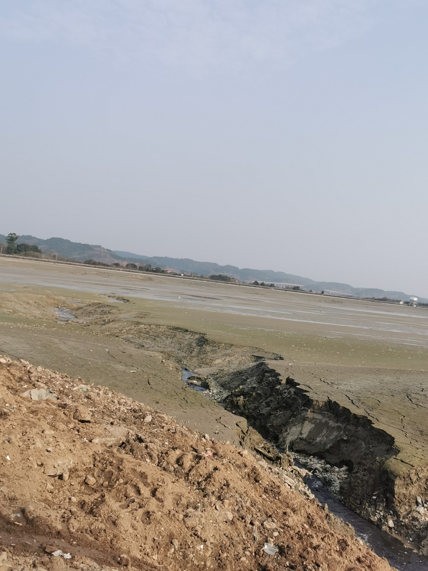 圣平岛码头明目张胆污水排放