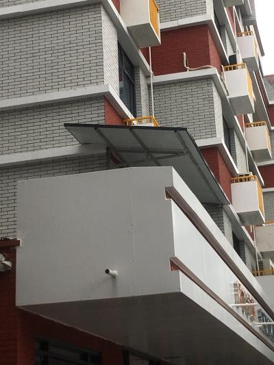 街面铁皮雨棚噪音扰民已办理城建投诉