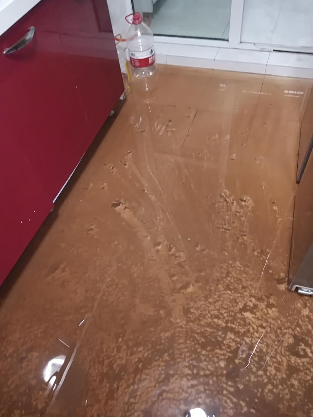 两天家里被淹了两次,新疆汇新热力有限公司