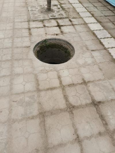 通川区经开区川菜产业园一窨井盖缺失