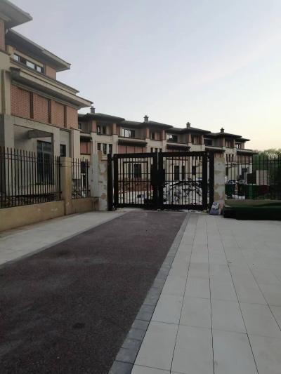 清凉灞柳小区私改规划私建围墙 - 西安市委书记方红卫 - 西安市